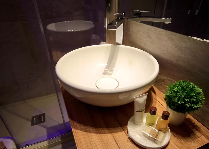 K ルームス ゲストハウス 3*